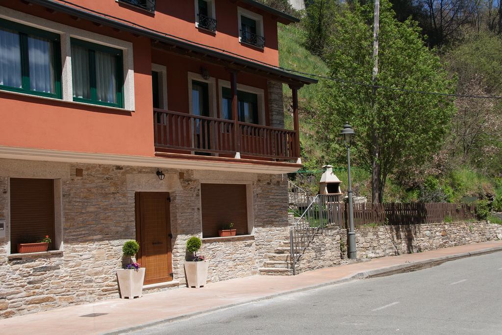 Hostal El Recanto Vega de Valcarce Buitenkant foto