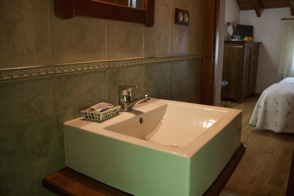 Hostal El Recanto Vega de Valcarce Buitenkant foto