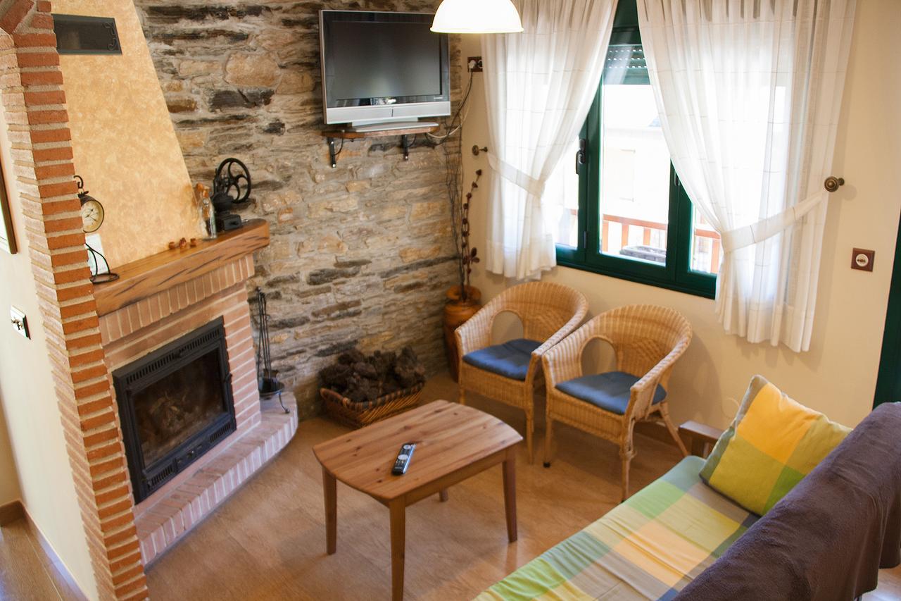 Hostal El Recanto Vega de Valcarce Buitenkant foto
